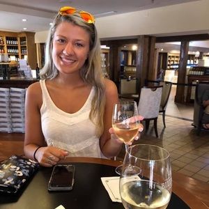 Meet your Posher, Caroline